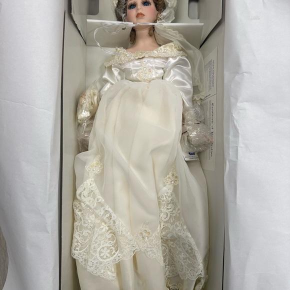 15 Porcelain Dolls New In Box - Picture 11 of 16